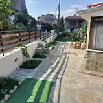 Paradise Of Meteora B *
